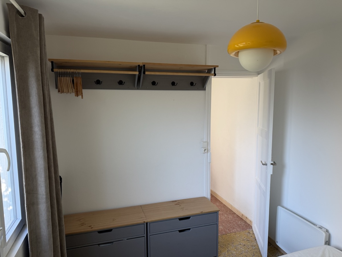 Chambre avec rangement – location vacances Fouras