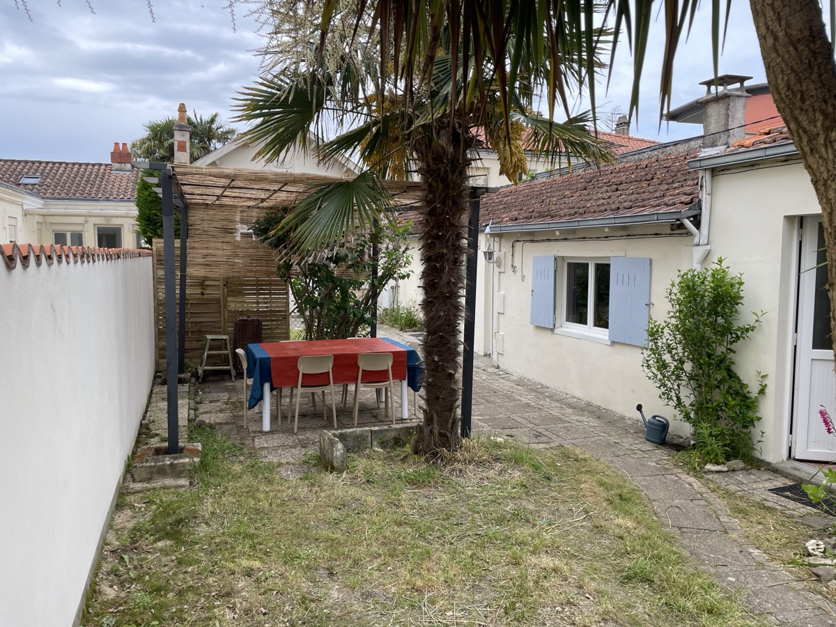 Jardin et vue extérieure